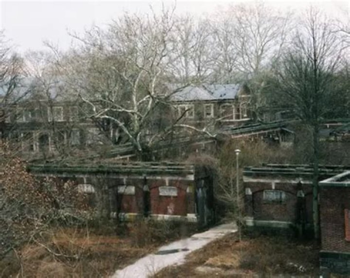 9 Abandoned Asylums That Will Make Your Skin Crawl