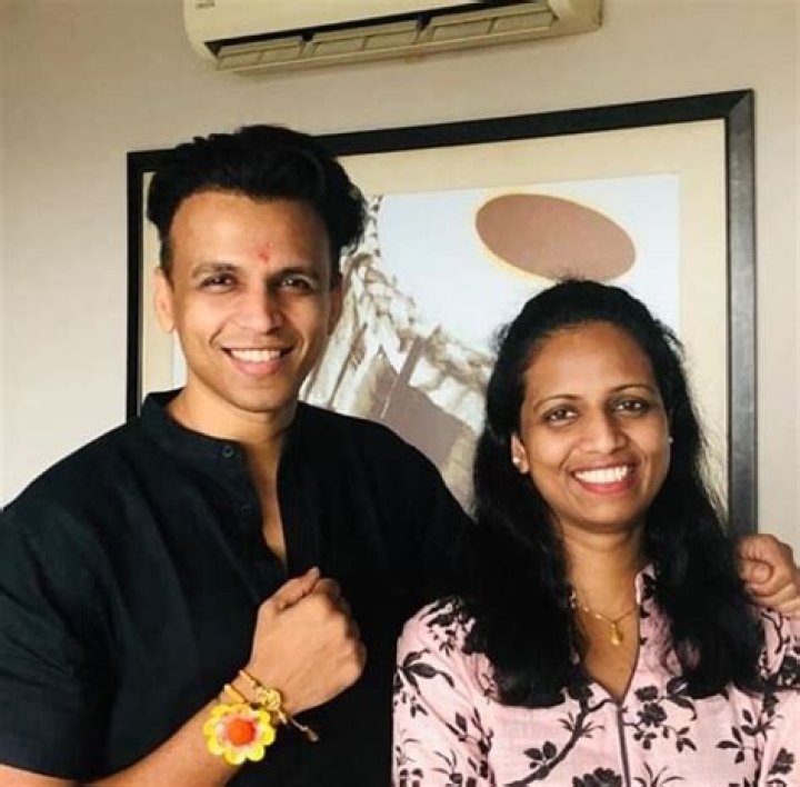 Abhijeet Sawant Biography, Age, Height, Wife, Net Worth, Family