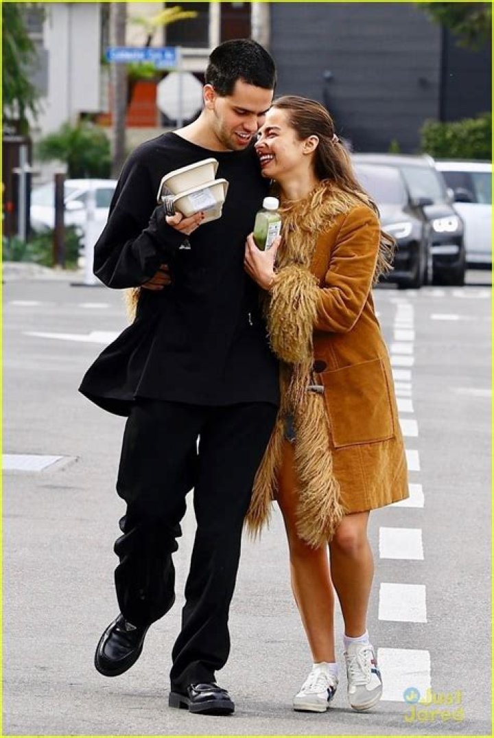 Addison Rae and Boyfriend Omer Fedi’s Rare PDA-Filled Moments: Photos