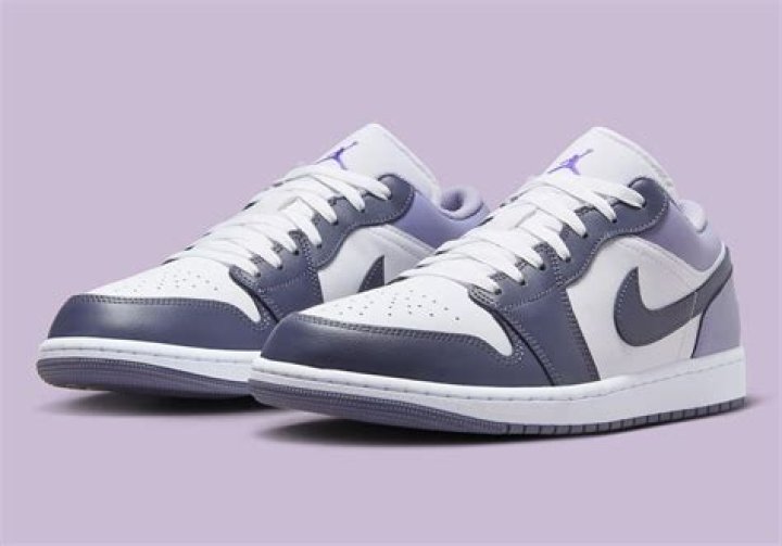 Air Jordan 1 Low "Light Purple" Brings Summer Vibes: Photos