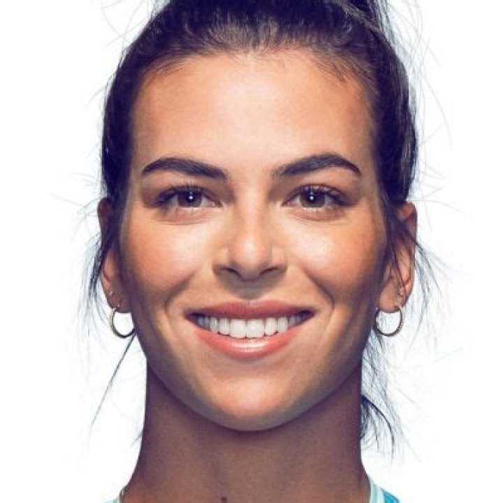 
Ajla Tomljanovic’s Weight Loss: How Did She Lose Her Weight? Before And After Photos 
