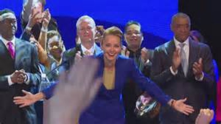 Akbar V Claims Drake Sent Her $350K But The Internet Doesn't Believe Her