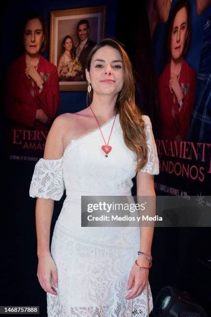 Alejandra Robles Gil (TV Actress) - Age, Birthday, Bio, Facts, Family, Net Worth, Height & More