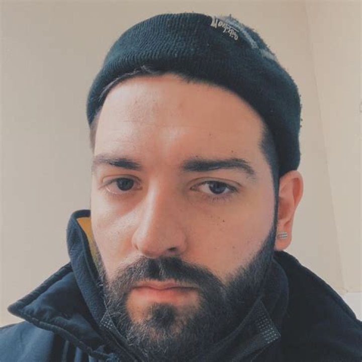 Alexis Valdés (Actor de Cine) - Edad, cumpleaños, biografía, hechos, familia, patrimonio neto, altura y más