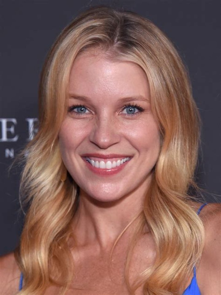 Alicia Leigh Willis (Soap Opera Actress) - Age, Birthday, Bio, Facts, Family, Net Worth, Height & More