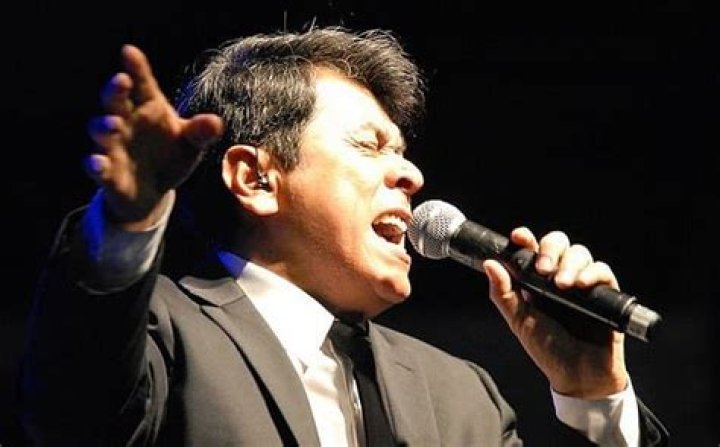 Álvaro Torres (Pop Singer) - Age, Birthday, Bio, Facts, Family, Net Worth, Height & More