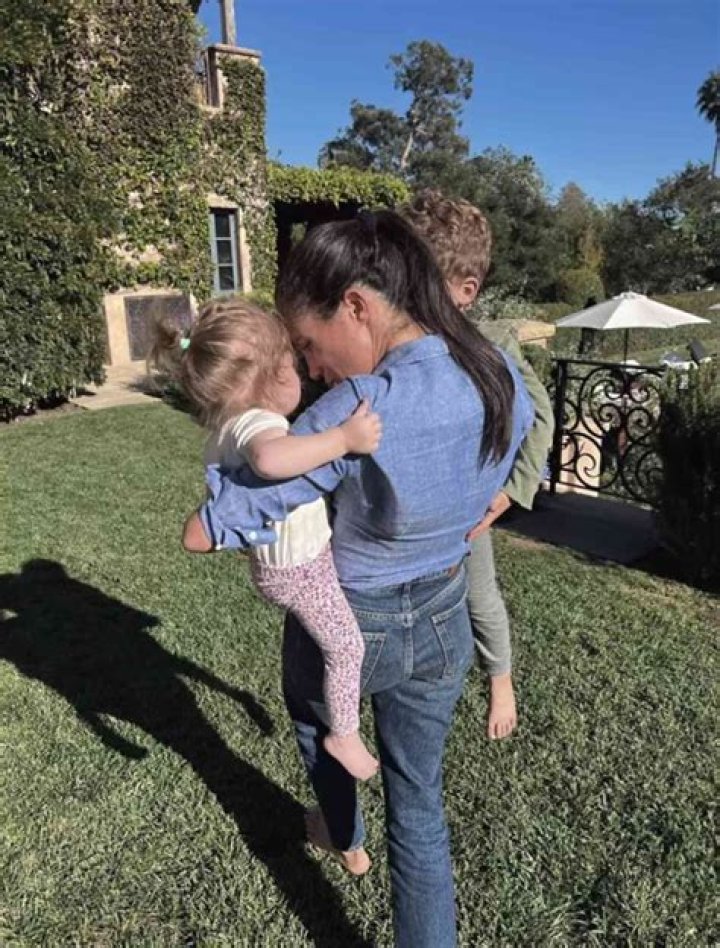 Amy Schumer Reveals Her Baby’s Name Before Meghan Markle Amid Their Playful Competition