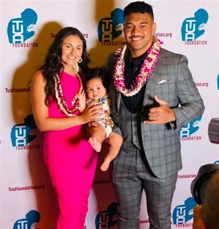 Annah Gore Wiki (Tua Tagovailoa's Wife) Biography, Age, Husband, Kids, Net worth, Family, Height & More