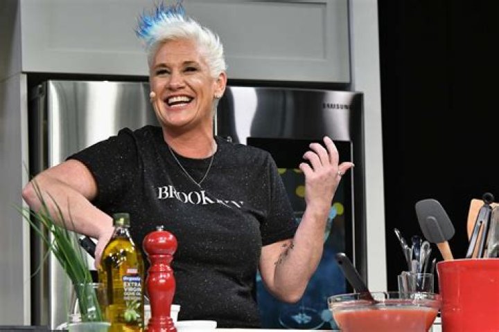 Anne Burrell (Chef) - Age, Birthday, Bio, Facts, Family, Net Worth, Height & More