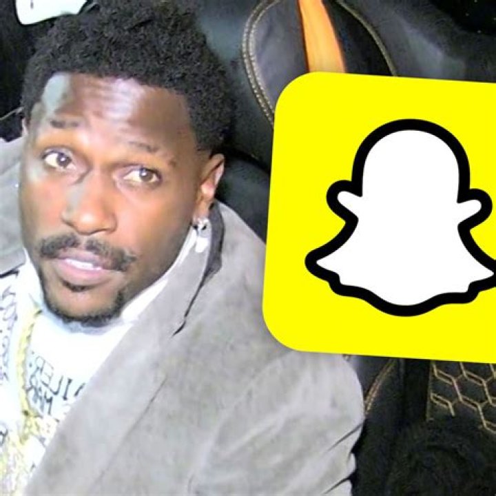 Antonio Brown Claims His Snapchat Was Hacked
