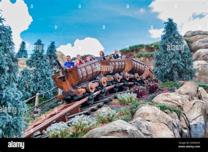 Are there any big drops on Seven Dwarfs Mine Train?