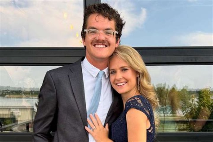 Are Zach and Flo still friends?