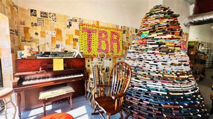 Artist Uses 100,000 Books To Make Full-Scale Parthenon Where Nazis Burned Them