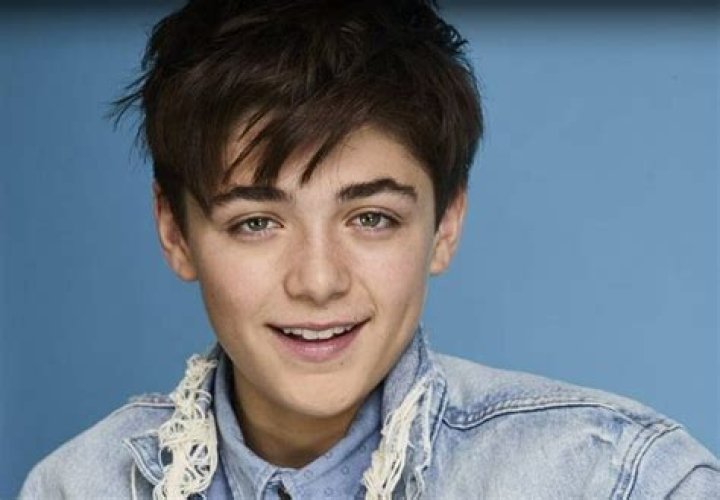 Asher Angel (TV Actor) - Age, Birthday, Bio, Facts, Family, Net Worth, Height & More
