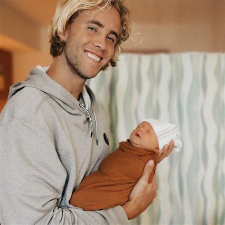 Austin Evans (YouTube Star) - Age, Birthday, Bio, Facts, Family, Net Worth, Height & More