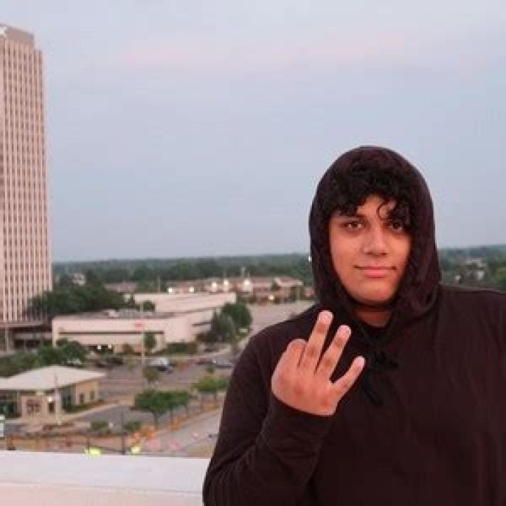 Ayat Mahmood Age | Wiki, Net worth, Bio, Height, Girlfriend?