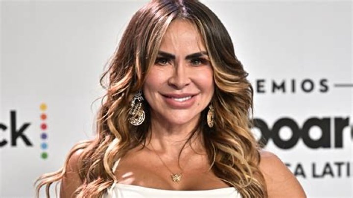 Aylín Mujica (Actriz de Televisión) - Edad, cumpleaños, biografía, hechos, familia, patrimonio neto, altura y más