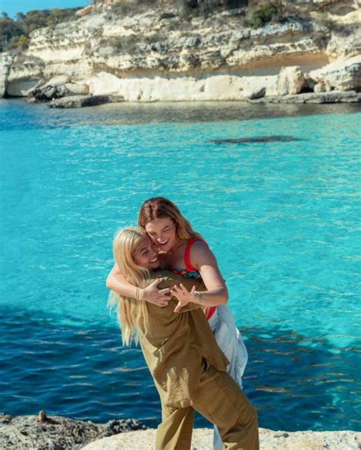 Bachelor Nation’s Becca Tilley and Hayley Kiyoko Kiss After Appearing in Her Music Video