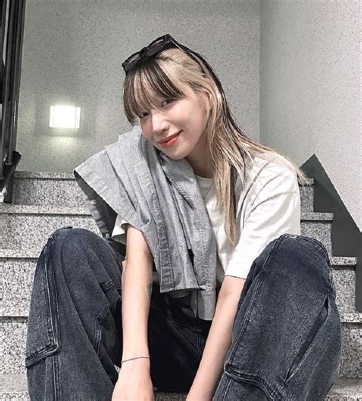 Bada Lee Age, Birthday, Wiki, Height, Boyfriend, Parents, Sister & More