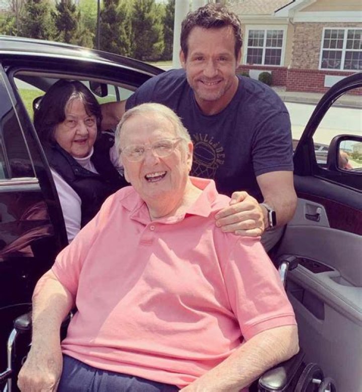 Bernard Hopkins Biography, Age, Height, Family, Jail, Wife, Diet, Roy Jones Jr, Félix Trinidad, Records, Net Worth & Instagram