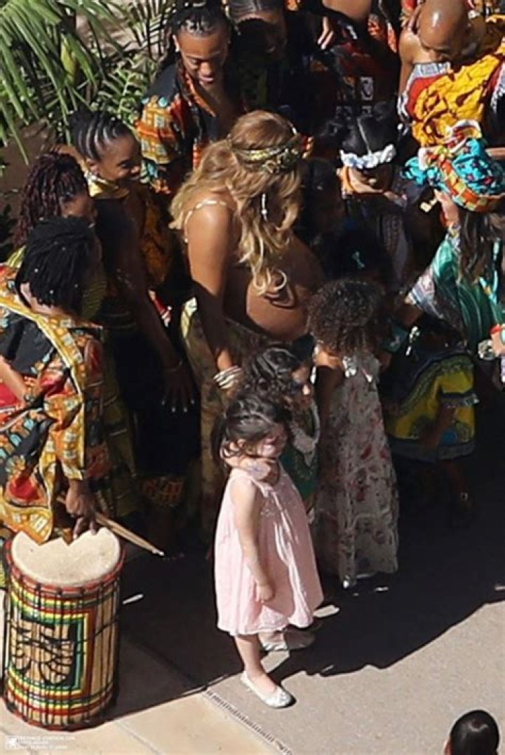 Beyoncé Throws A “Carter Push Party” to Celebrate the Upcoming Arrival of Her Twins!