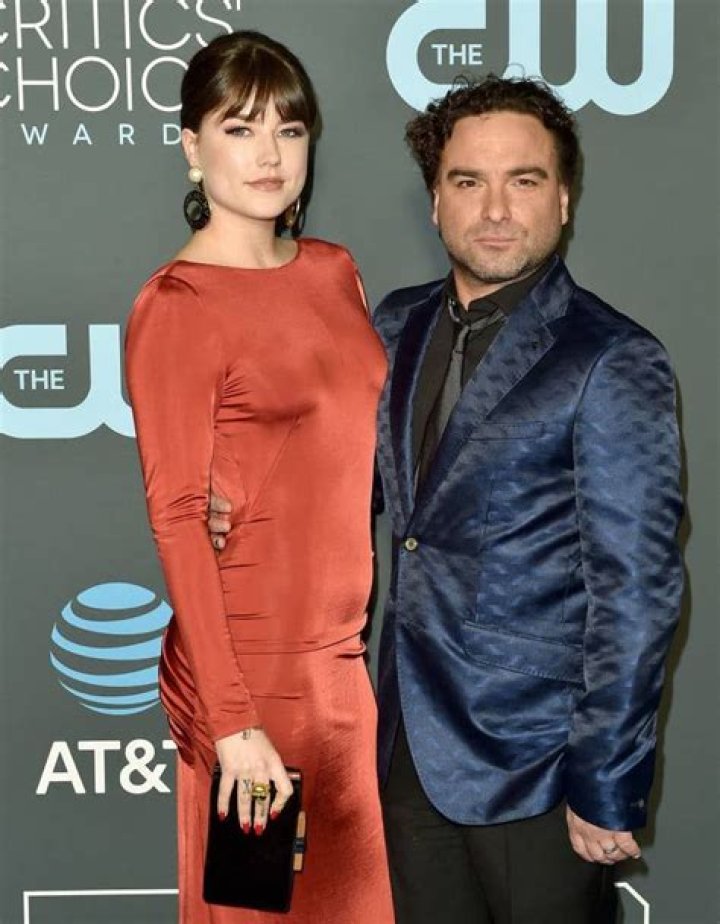 Big Bang’s Johnny Galecki Reportedly Engaged To His Much Younger GF