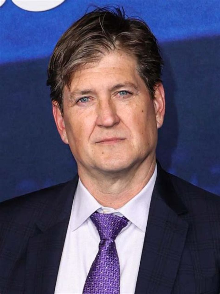 Bill Lawrence (Screenwriter) - Age, Birthday, Bio, Facts, Family, Net Worth, Height & More