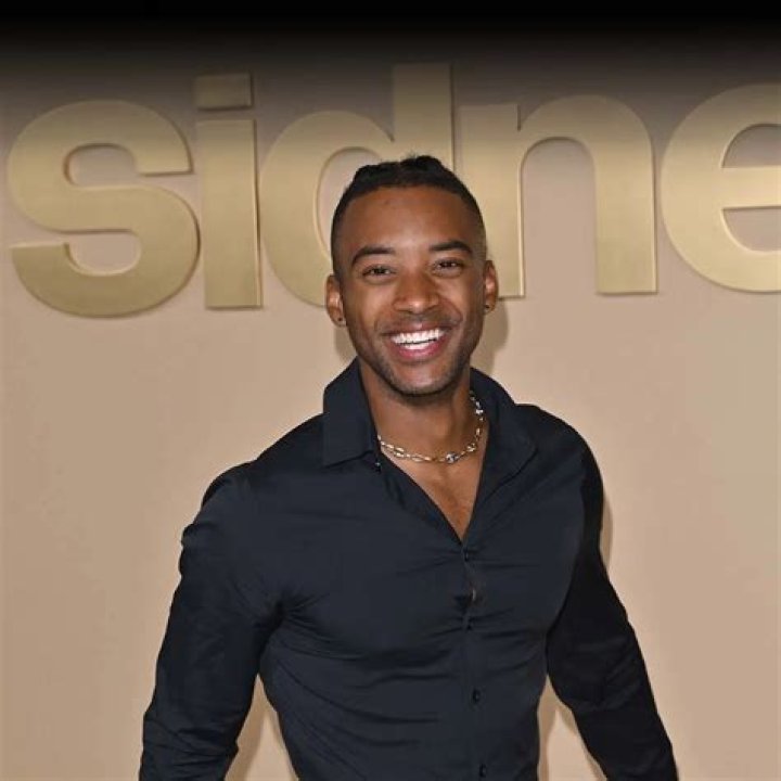 Biography, Age, Wife, Net Worth, Height, Parents, Family, Girlfriend & More