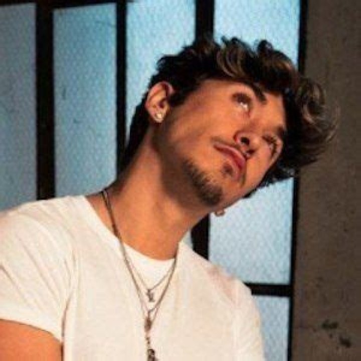 Brennen Taylor (YouTube Star) - Age, Birthday, Bio, Facts, Family, Net Worth, Height & More