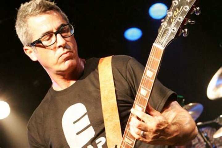 Brett Gurewitz (Guitarist) - Age, Birthday, Bio, Facts, Family, Net Worth, Height & More