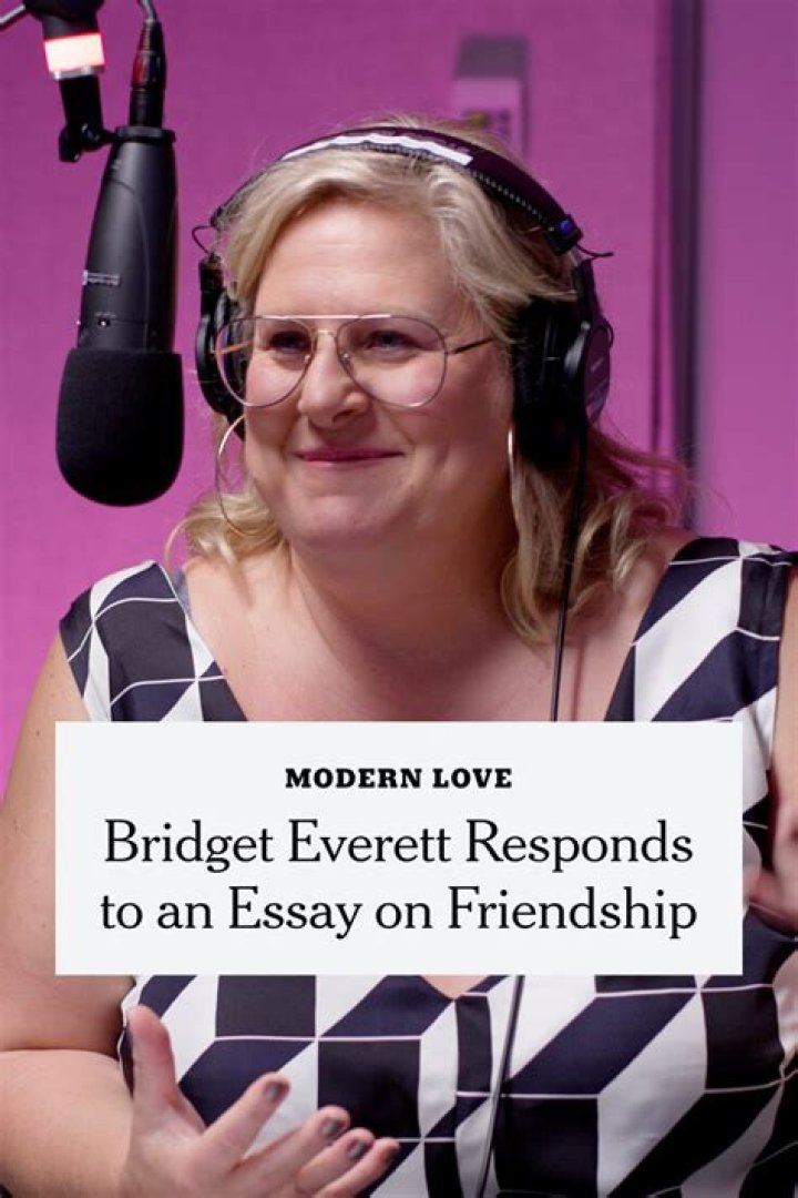Bridget Everett (Comedian) - Age, Birthday, Bio, Facts, Family, Net Worth, Height & More