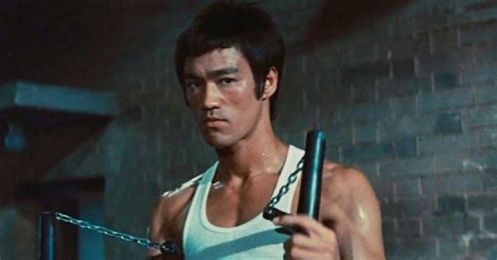 Bruce Lee (Actor de Cine) - Edad, cumpleaños, biografía, hechos, familia, patrimonio neto, altura y más