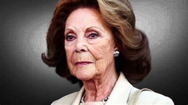 Bülent Ersoy Biography, Age, Height, Husband, Net Worth, Family