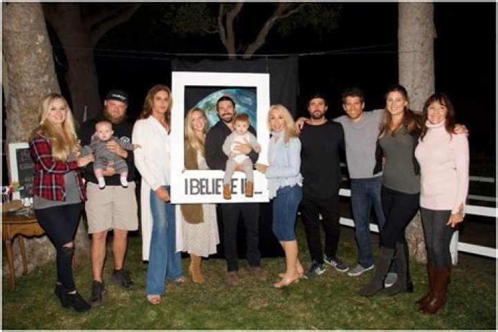 Burt Jenner Biography, Age, Height, Husband, Net Worth, Family