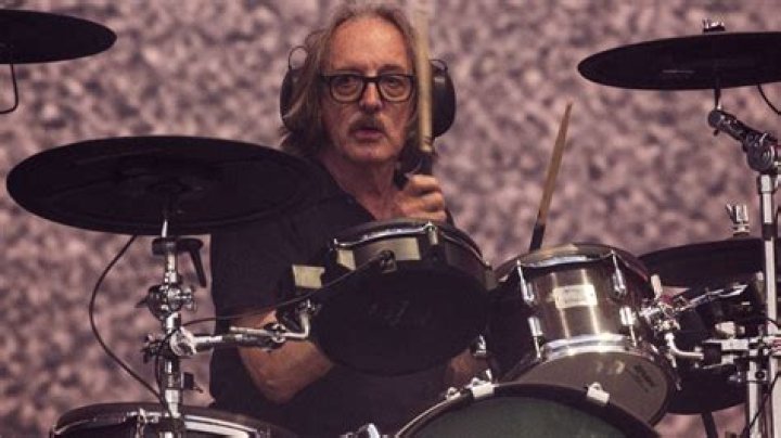 Butch Vig (Drummer) - Age, Birthday, Bio, Facts, Family, Net Worth, Height & More