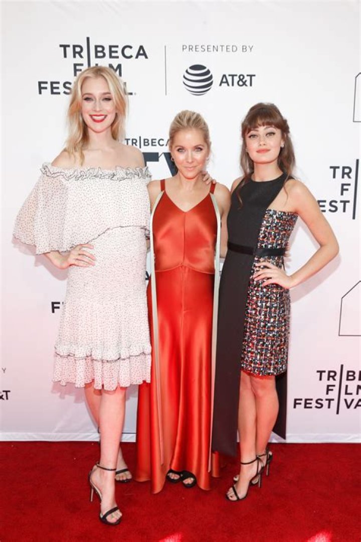 
Caitlin Fitzgerald Height, Weight, Net Worth, Age, Birthday, Wikipedia, Who, Nationality, Biography 