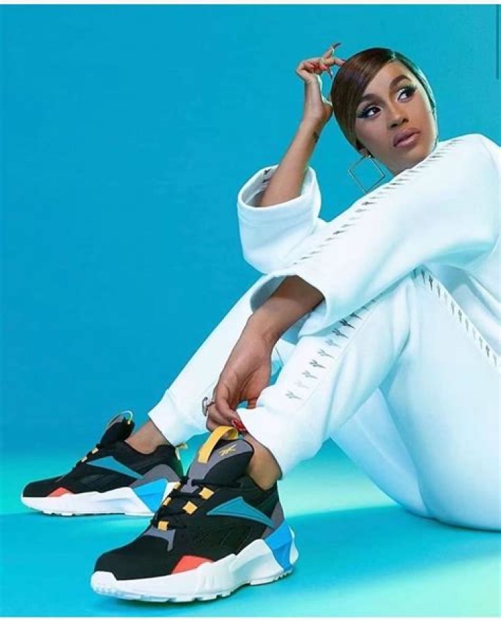 Cardi B Draws Inspiration From Lil Kim For Upcoming Women-Only Posse Cut