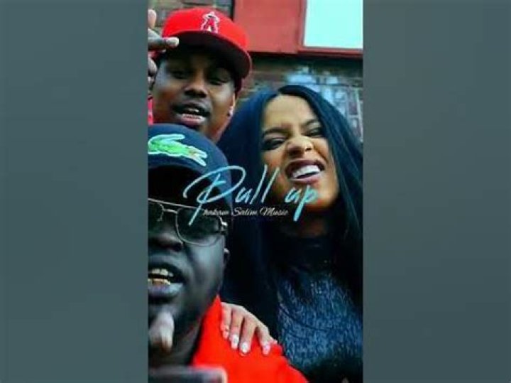 Cardi B "Pull Up" Video