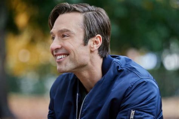 Carlo Marks (TV Actor) - Age, Birthday, Bio, Facts, Family, Net Worth, Height & More