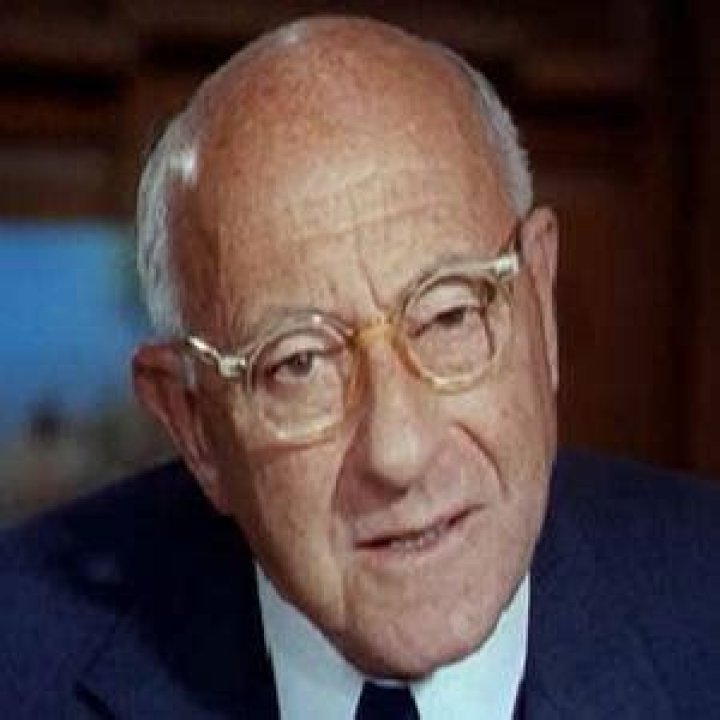 Cecil B. DeMille (Director) - Age, Birthday, Bio, Facts, Family, Net Worth, Height & More