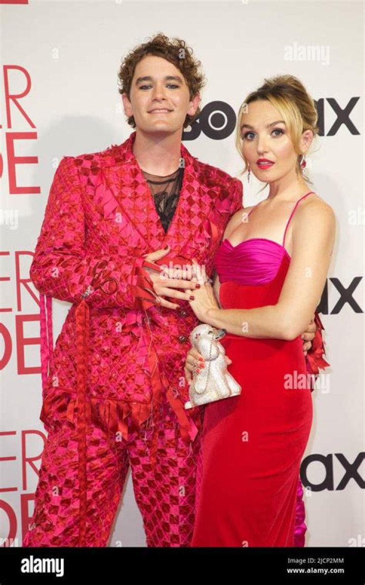 Chloe Fineman Husband: Is Chloe Fineman Married?