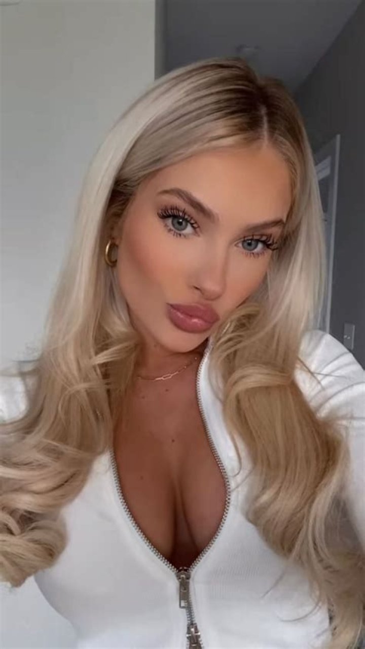 Claudia Walsh - CelebNetWorth