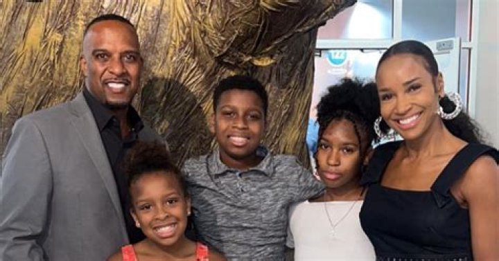 Contessa Metcalfe (Doctor) - Age, Birthday, Bio, Facts, Family, Net Worth, Height & More