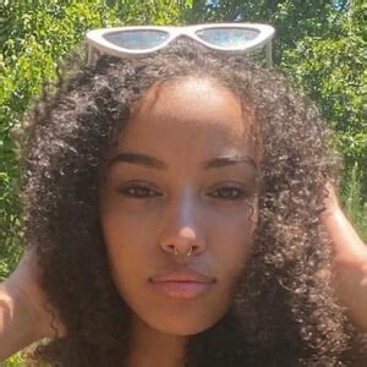 Coral Kathlxxn (TikTok Star) - Age, Birthday, Bio, Facts, Family, Net Worth, Height & More