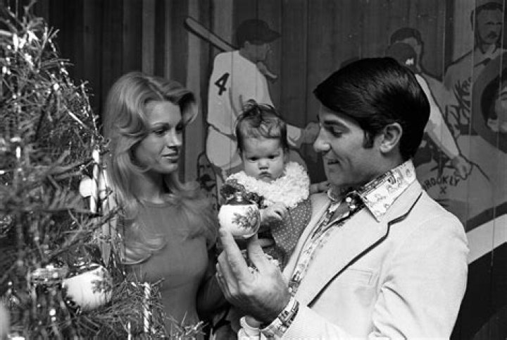 Cyndy Garvey Biography, Age, Height, Husband, Net Worth, Family