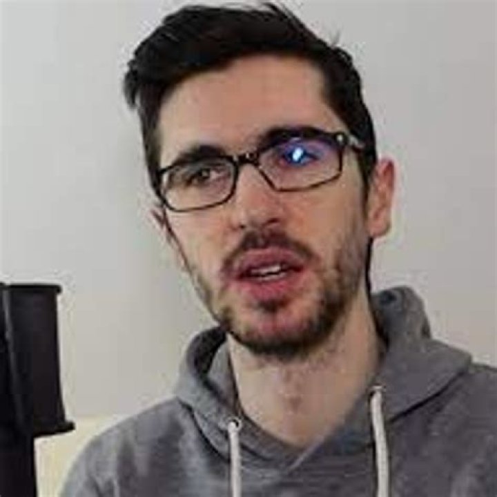 Daithi De Nogla (YouTube Star) - Age, Birthday, Bio, Facts, Family, Net Worth, Height & More