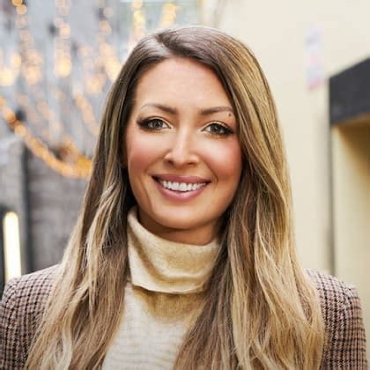 Danna Richards (YouTube Star) - Age, Birthday, Bio, Facts, Family, Net Worth, Height & More