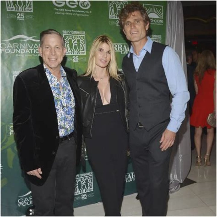 Danny Porush Net Worth. Wife Lisa Krause, Ex-wife Nancy, Children, Wiki-Bio 2022