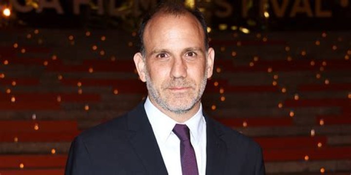 Darius Adamczyk Biography, Age, Height, Wife, Net Worth, Family