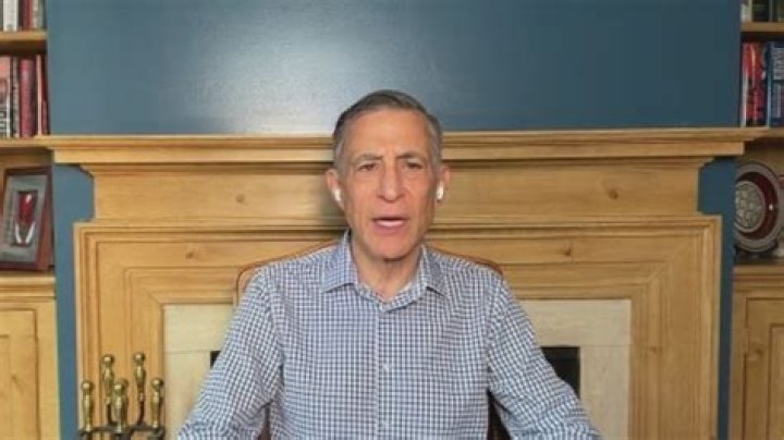 Darrell Issa (政治家) - 年齢、誕生日、経歴、事実、家族、純資産、身長など